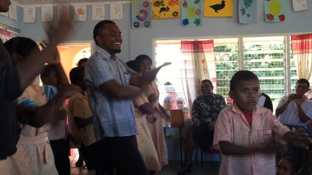 Students' special performance for the QUT team