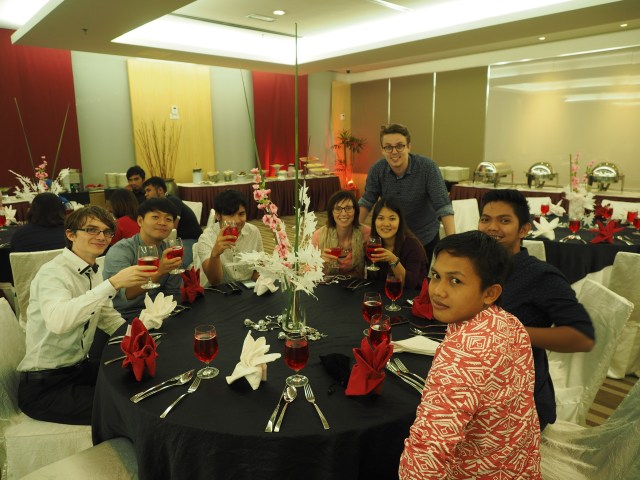 Team members enjoying a lovely dinner (Photo: Ibnu Isa)